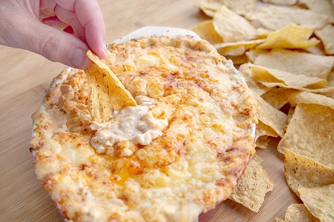 hand-chip-and-dip