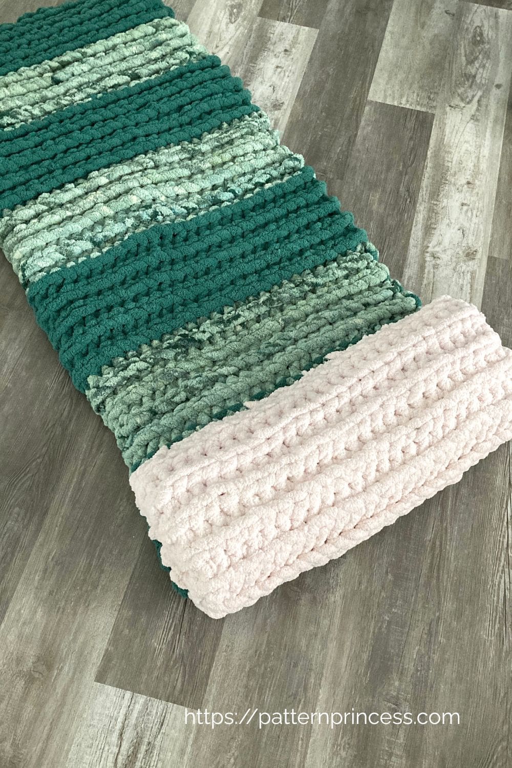 Chunky Floor Mat with Pillow